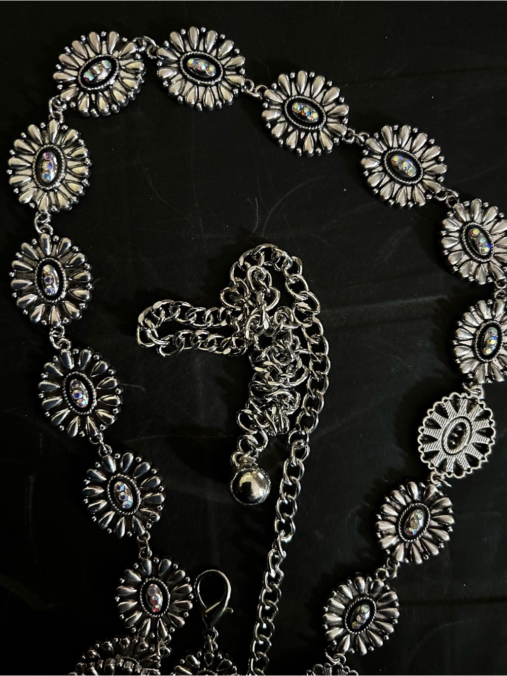 Silver Floral Concho Chain Belt - with sparkly jewels in the middle. - Picture 2 of 2